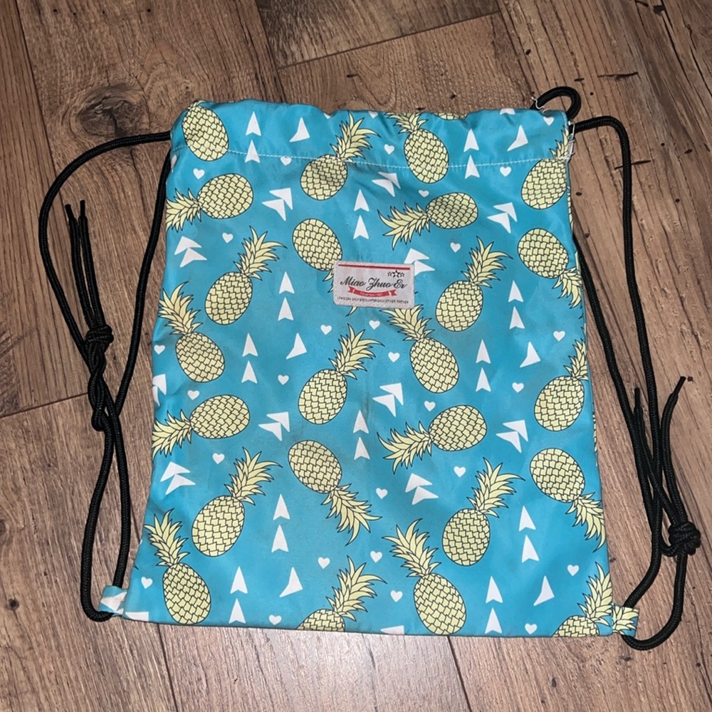 Miao Zhuo Er pineapple back pack